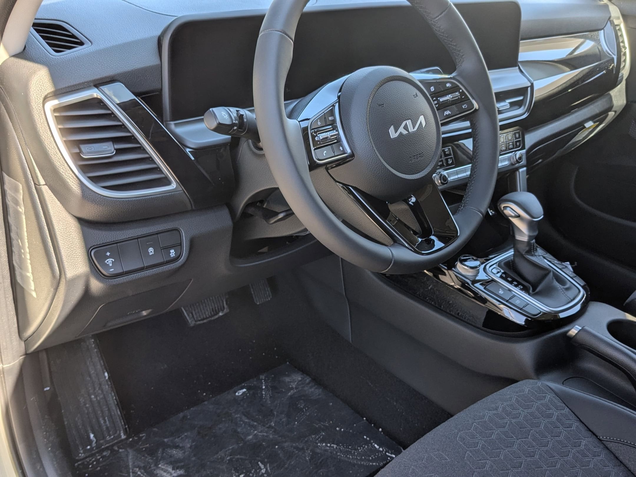 2026 Kia Seltos S - Photo 13