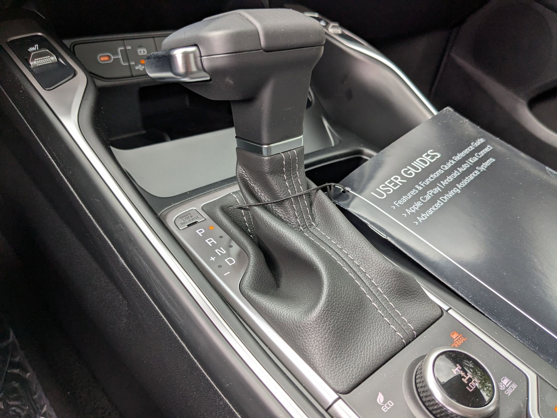 2025 Kia Sorento S - Photo 26