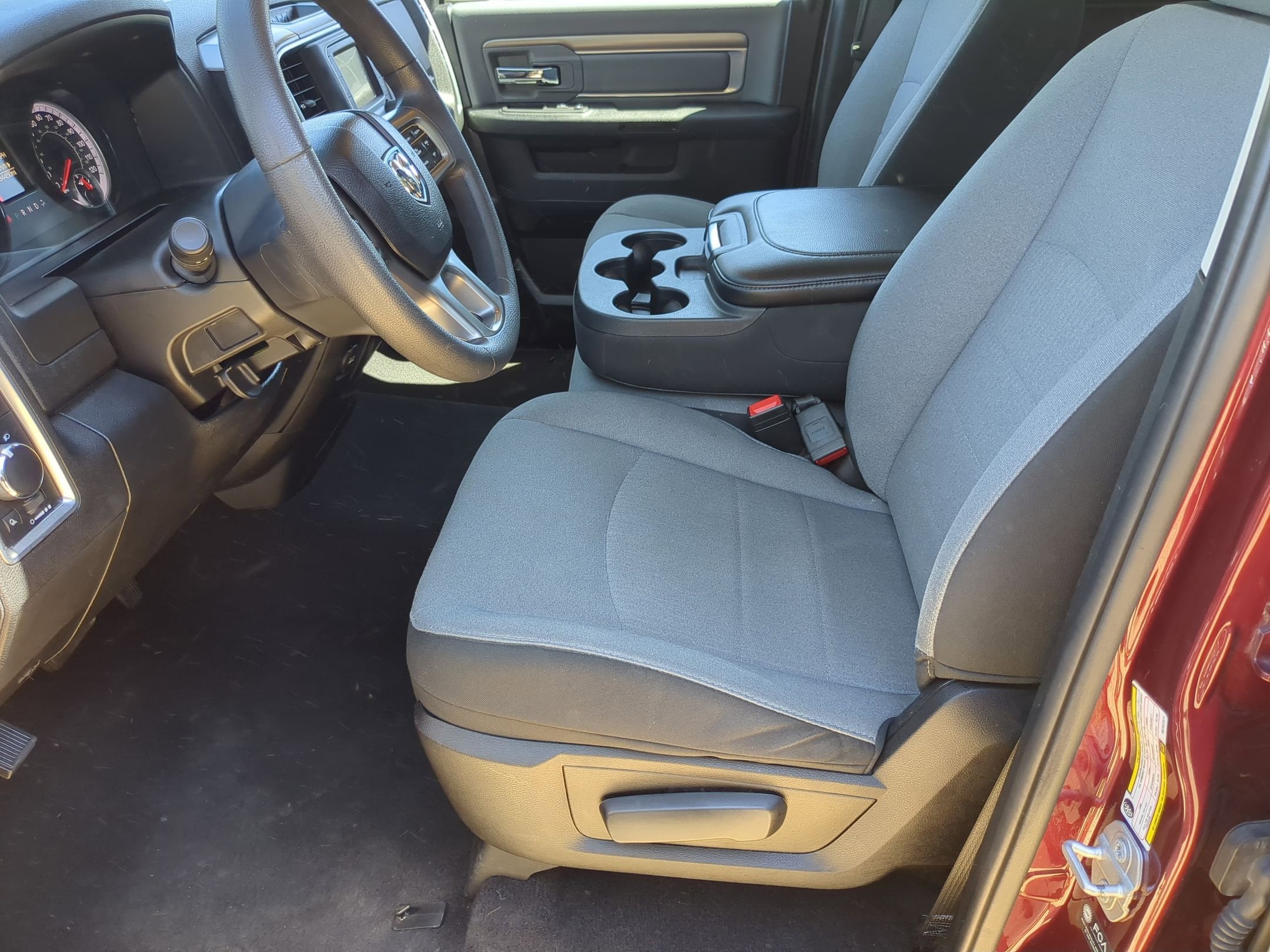 2024 RAM Ram 1500 Classic SLT - Photo 16