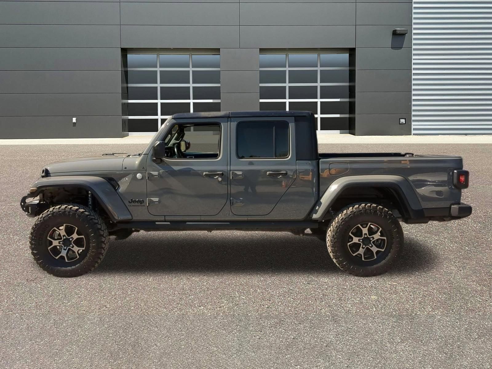 2021 Jeep Gladiator Sport photo 6