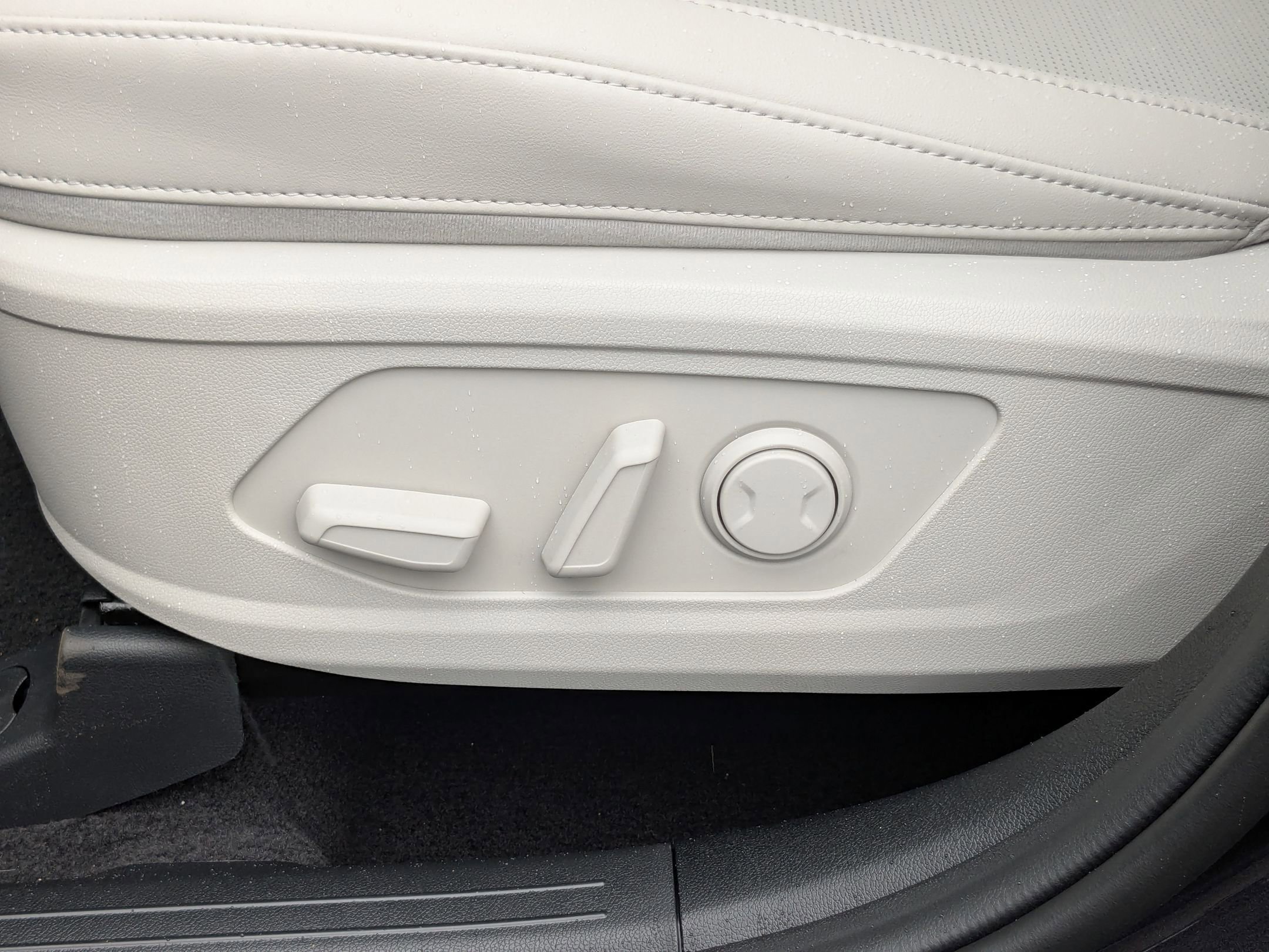 2025 Kia Sorento S - Photo 13