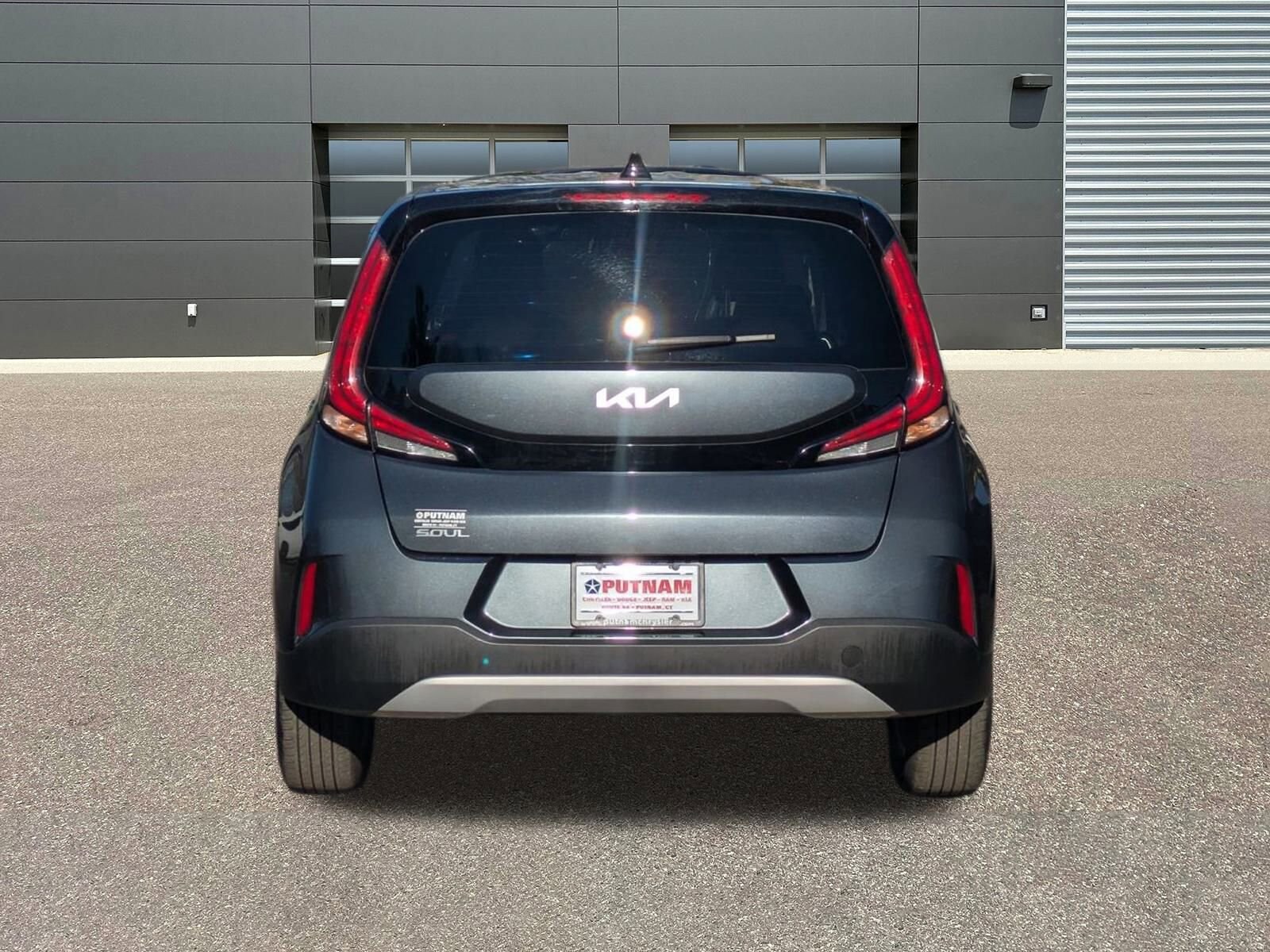 2024 Kia Soul LX photo 3