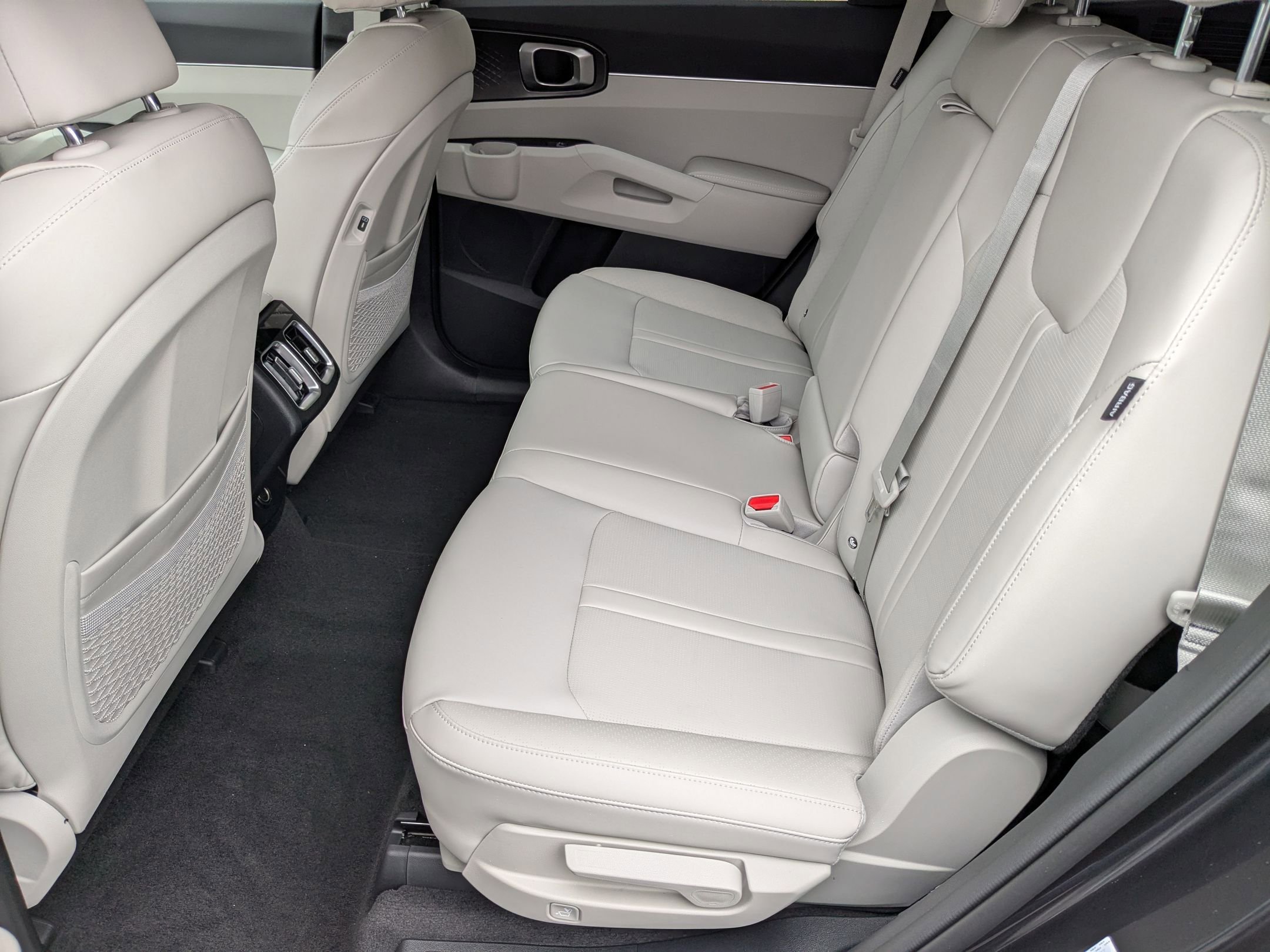 2025 Kia Sorento S - Photo 26