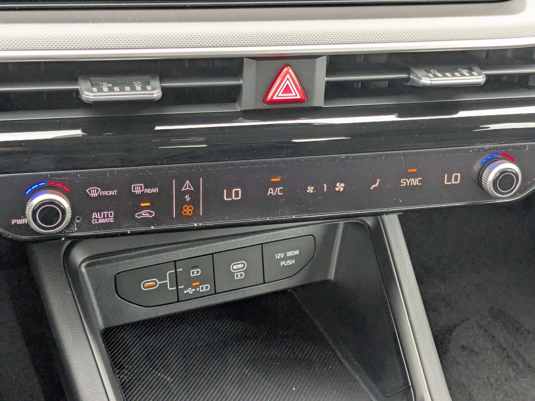 2025 Kia K5 LXS - Photo 20