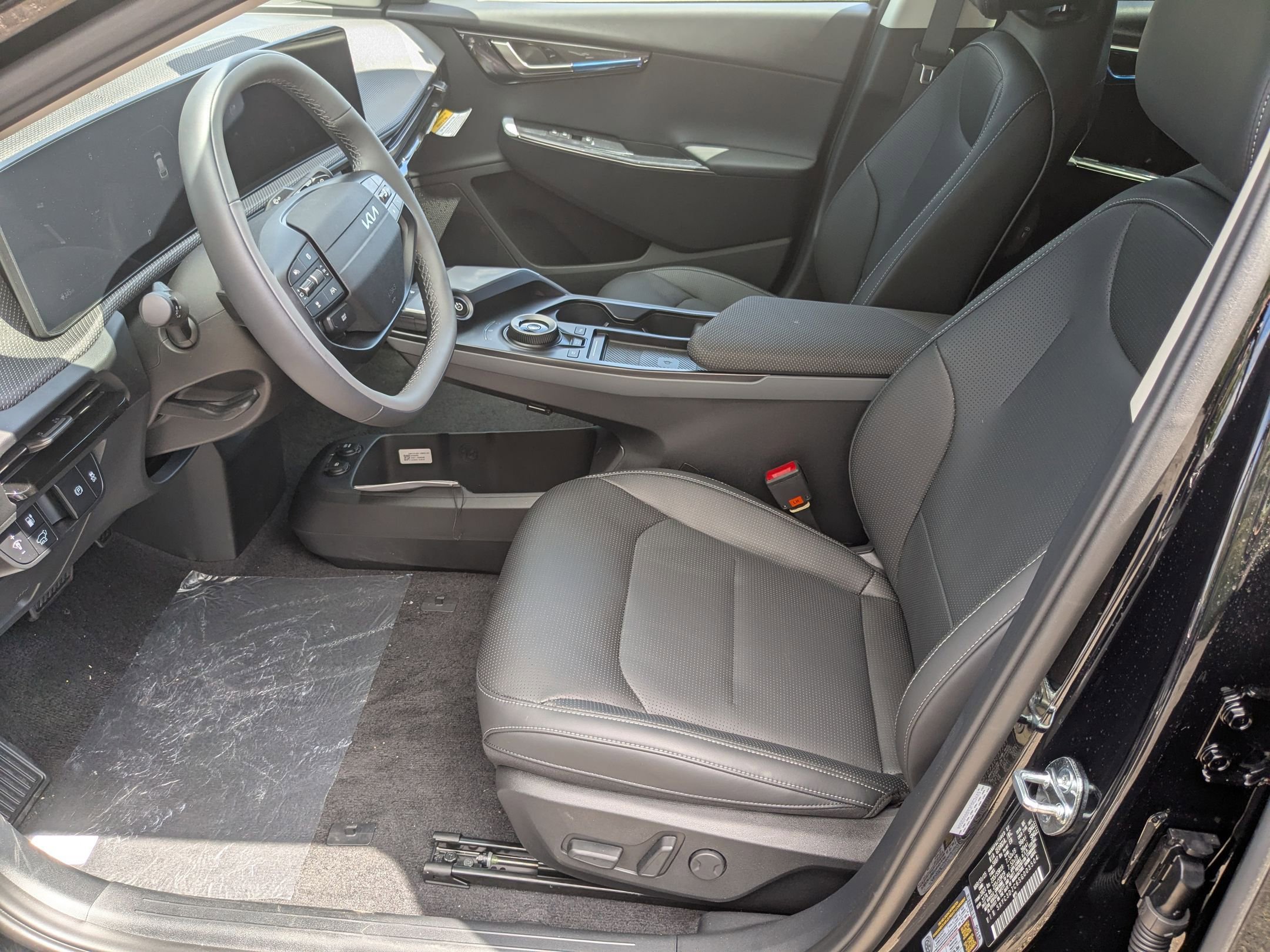 2025 Kia EV6 Wind - Photo 12