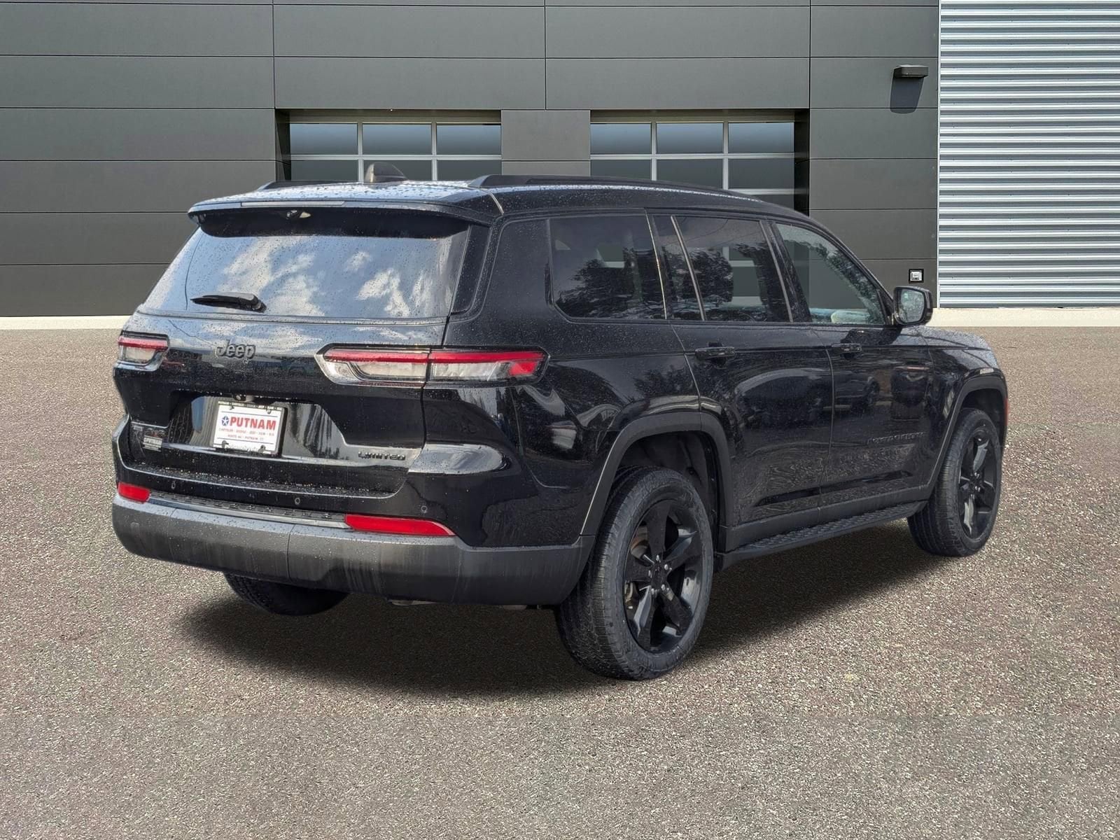 2023 Jeep Grand Cherokee L Limited photo 2