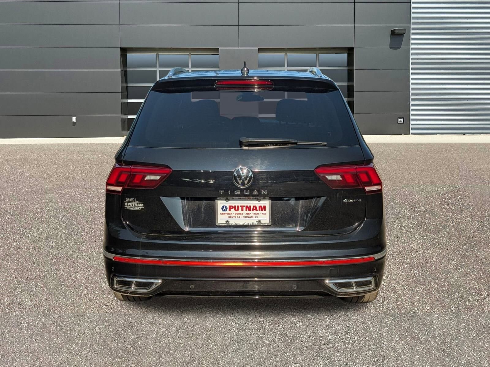 2023 Volkswagen Tiguan SEL R-Line Black photo 3