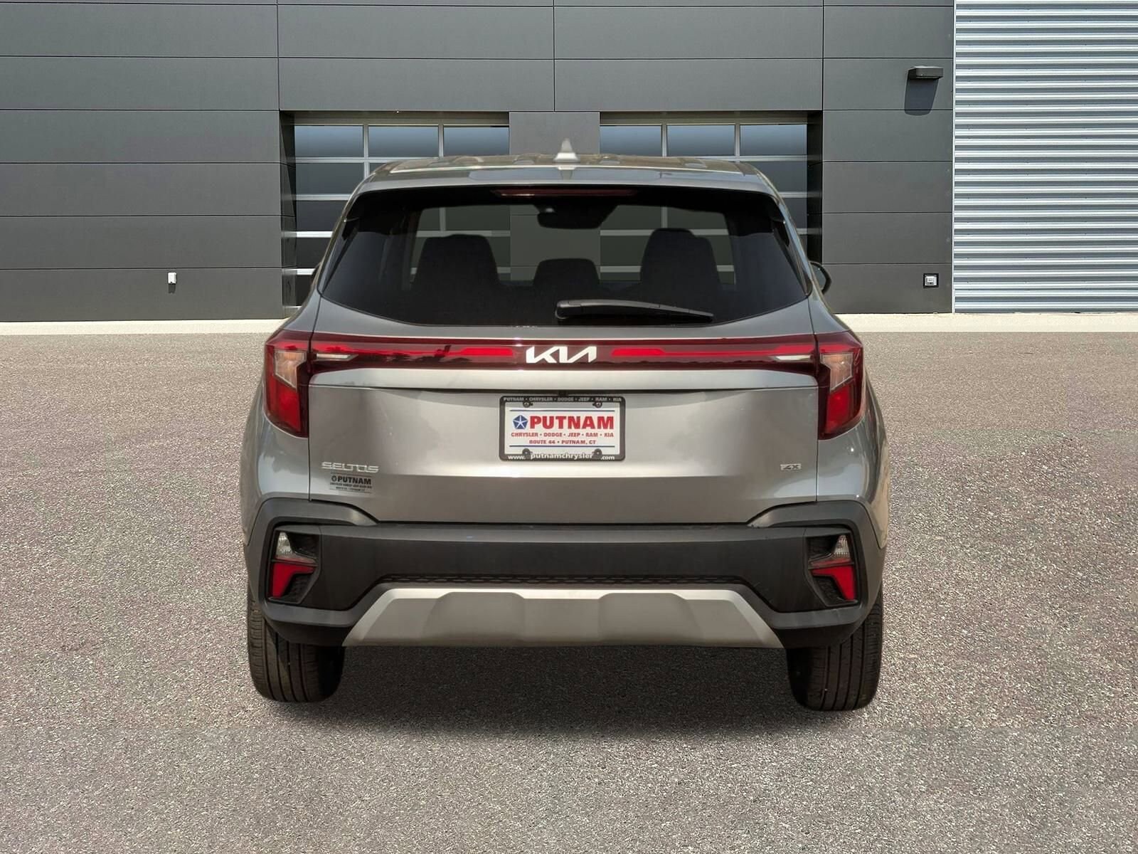 2024 Kia Seltos LX photo 4