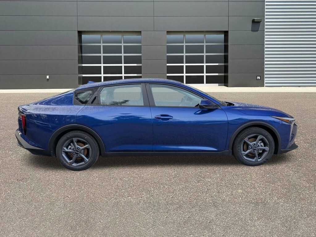 New 2025 Kia K4 LXS Sedan