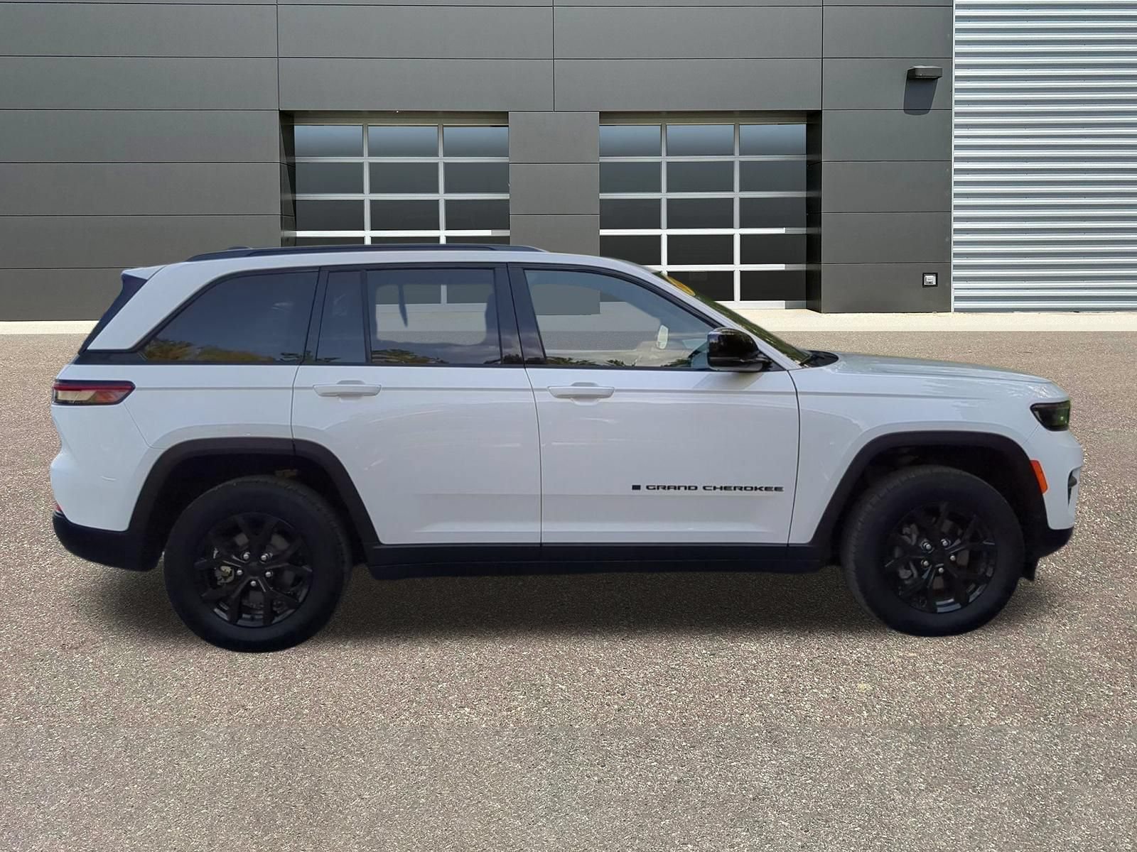 Certified 2025 Jeep Grand Cherokee Laredo SUV