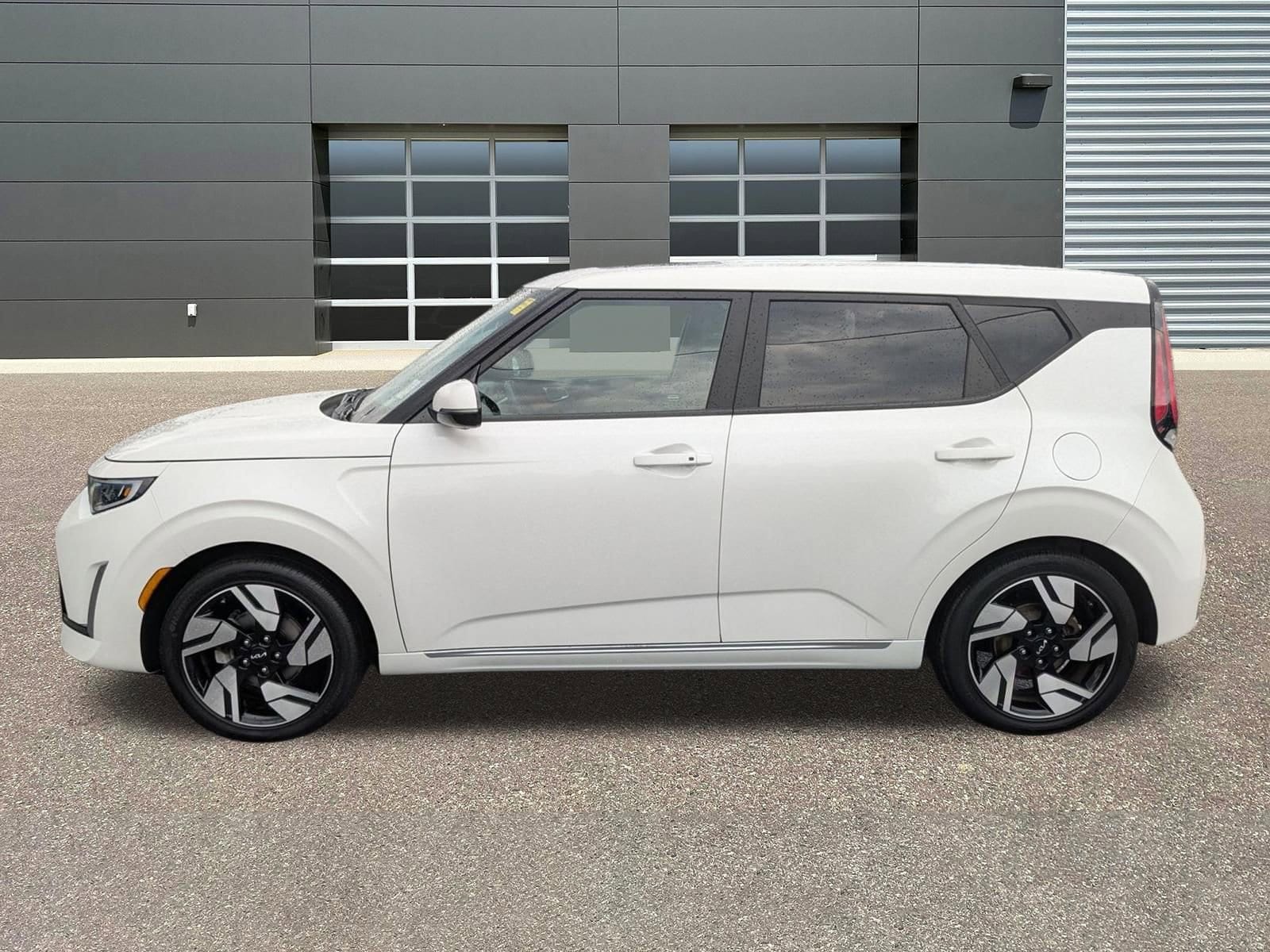 2023 Kia Soul GT-Line photo 5