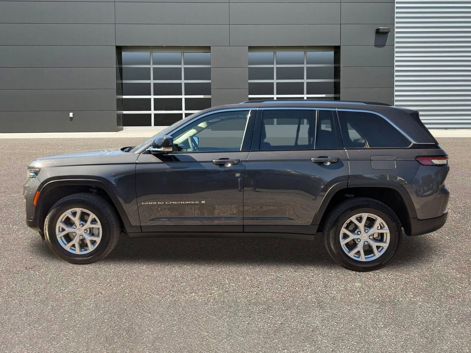 2023 Jeep Grand Cherokee Limited photo 5