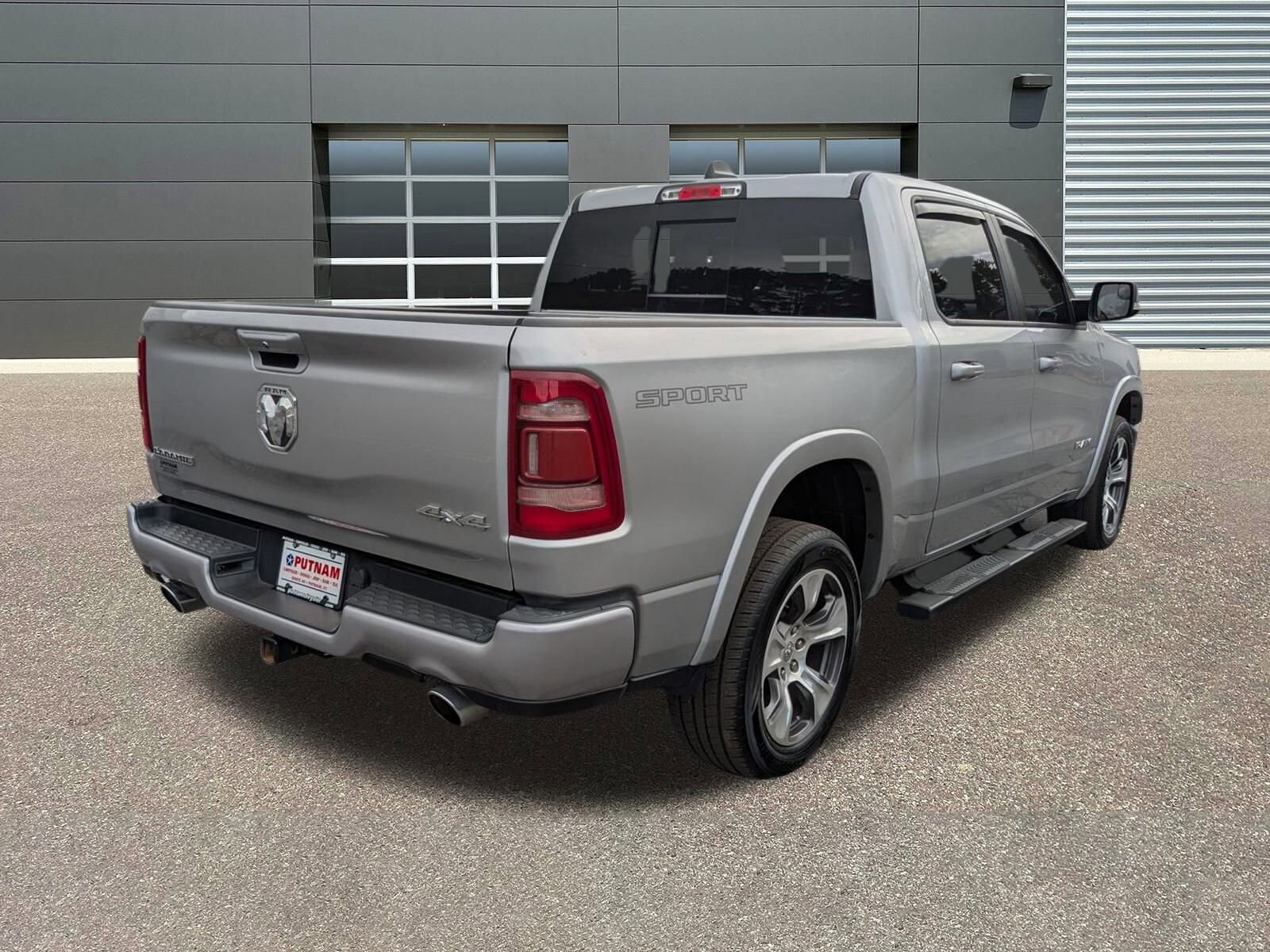 2022 Ram 1500 Laramie photo 3