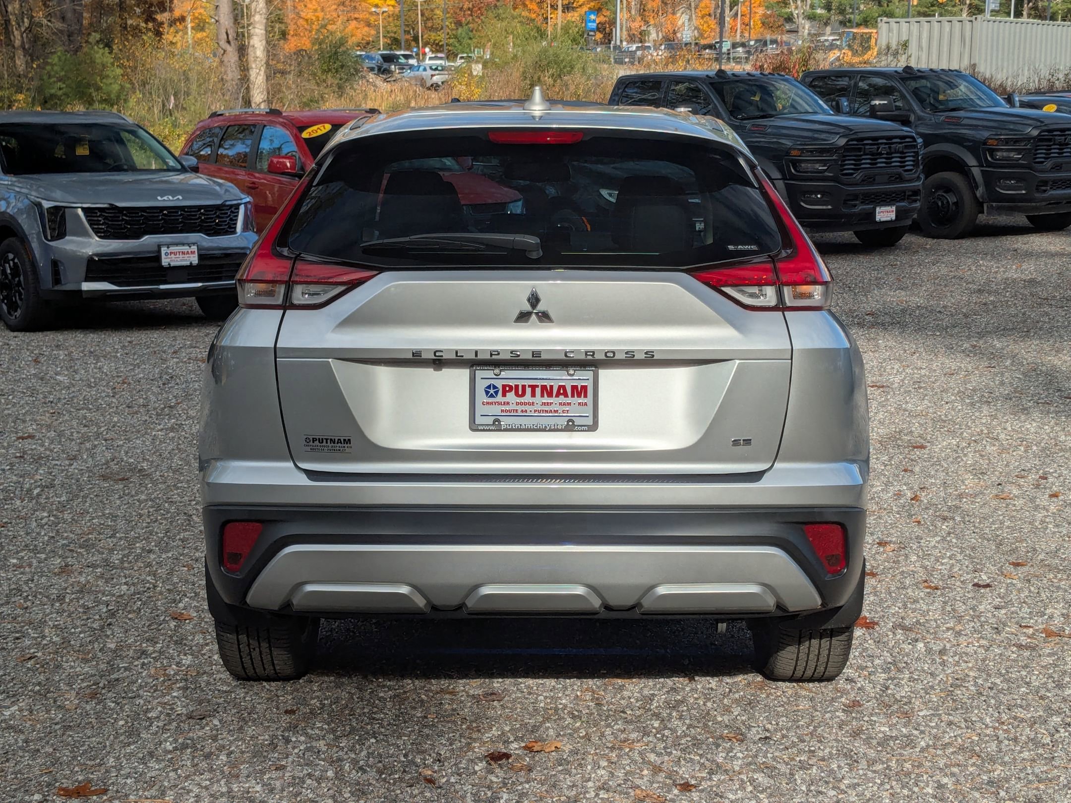 2023 Mitsubishi Eclipse Cross SE photo 2