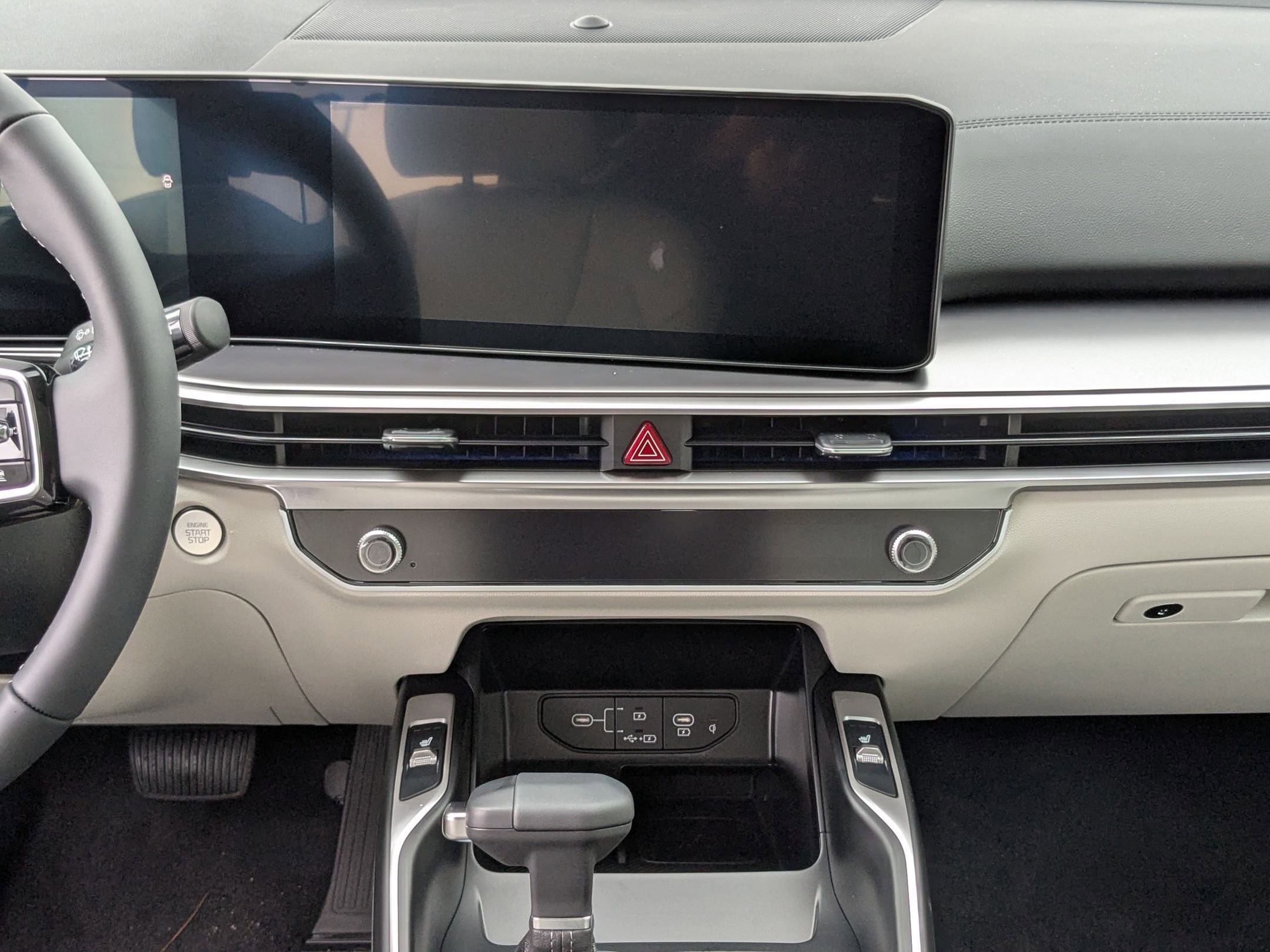 2025 Kia Sorento S - Photo 29