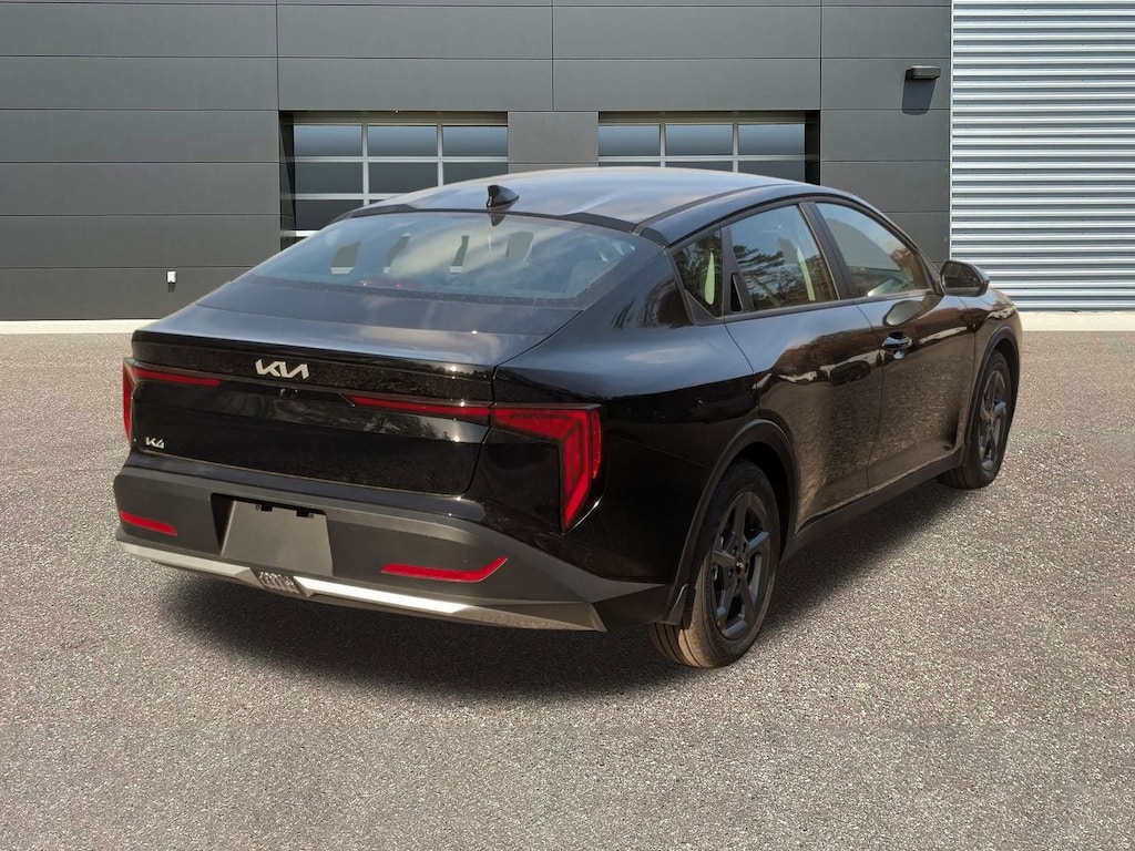 New 2025 Kia K4 LXS Sedan