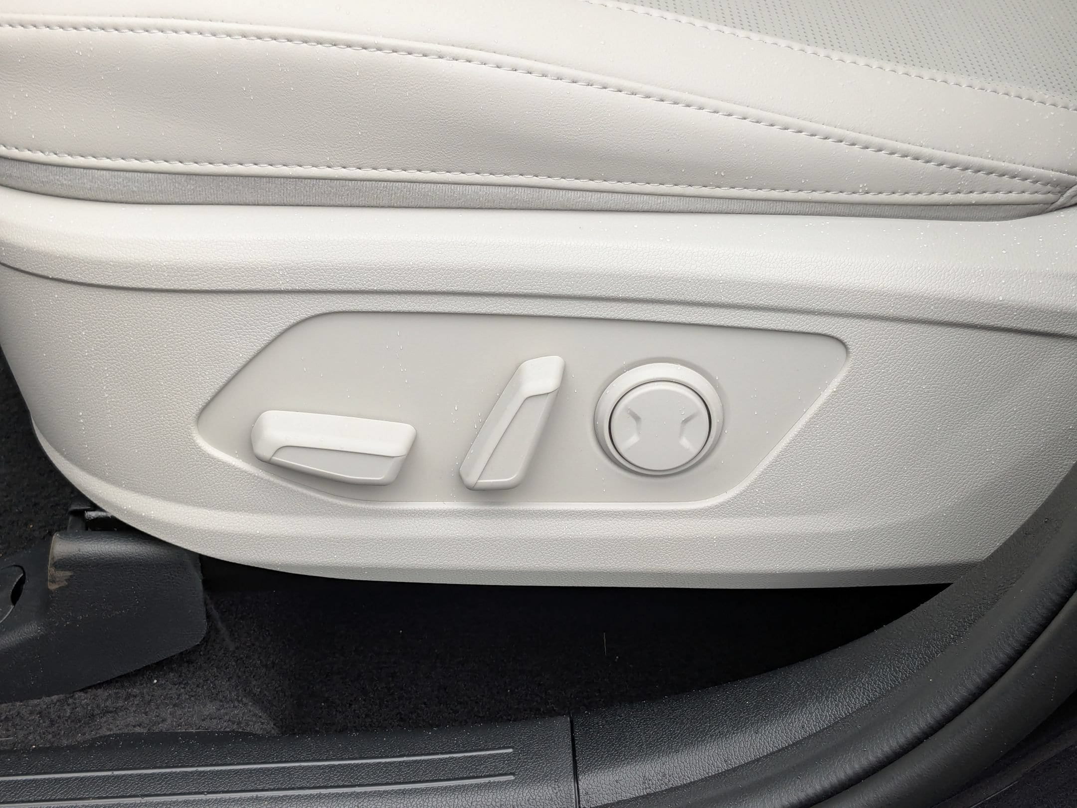 2025 Kia Sorento S - Photo 13