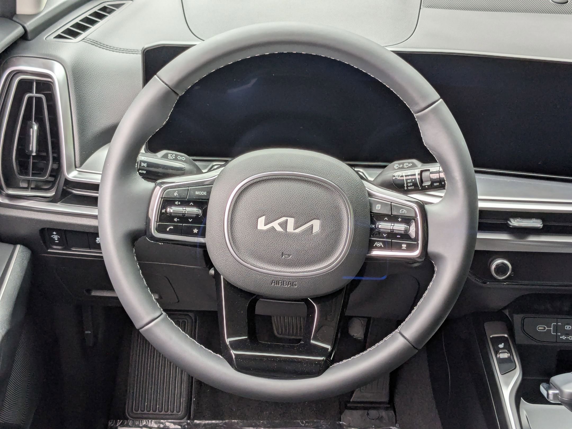2025 Kia Sorento S - Photo 16
