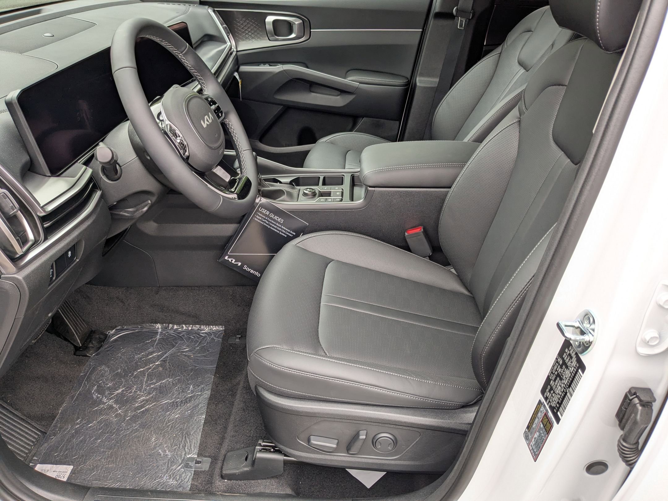 2025 Kia Sorento S - Photo 13
