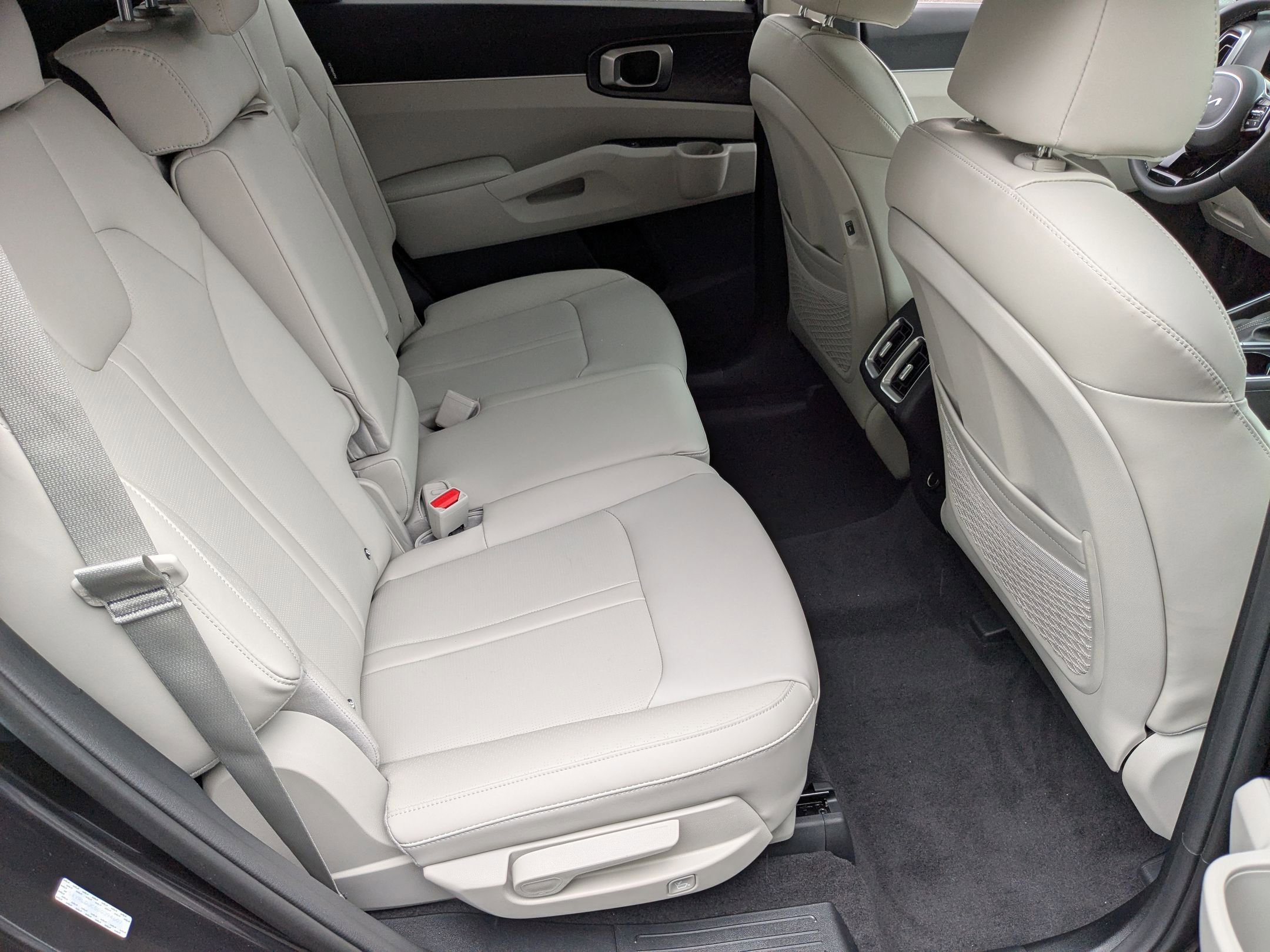 2025 Kia Sorento S - Photo 31