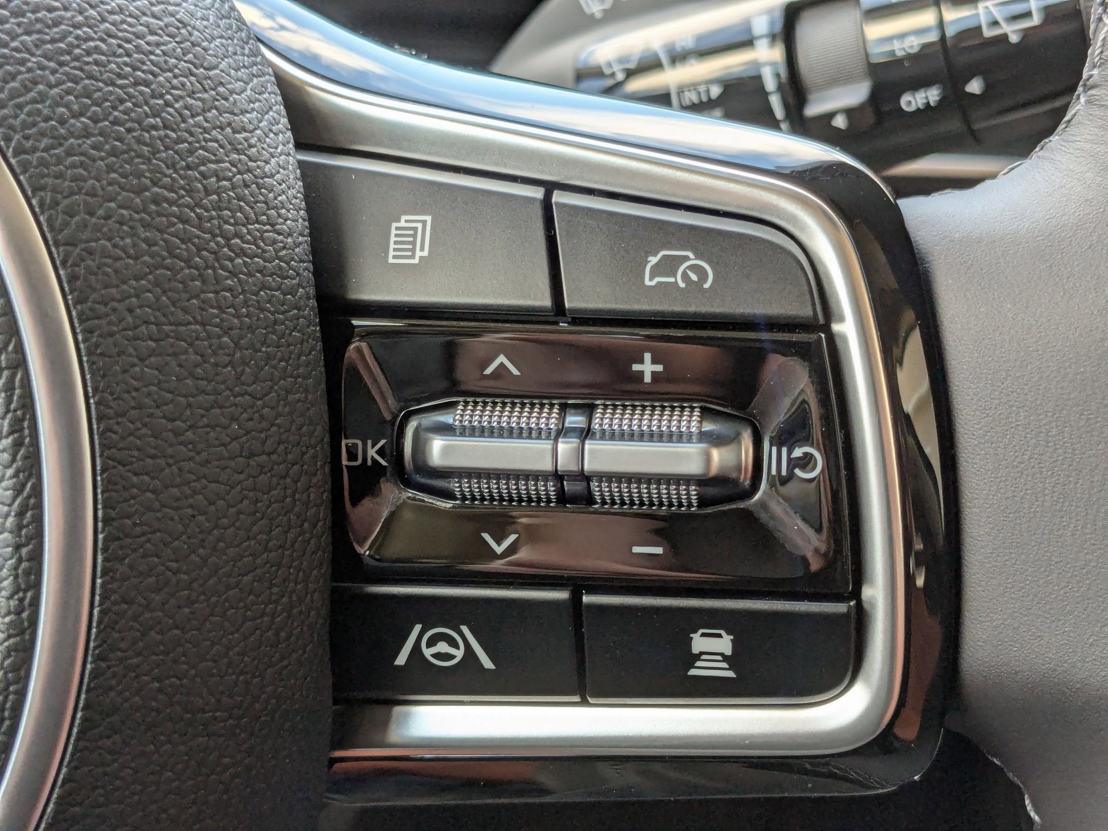 2026 Kia Carnival EX - Photo 17