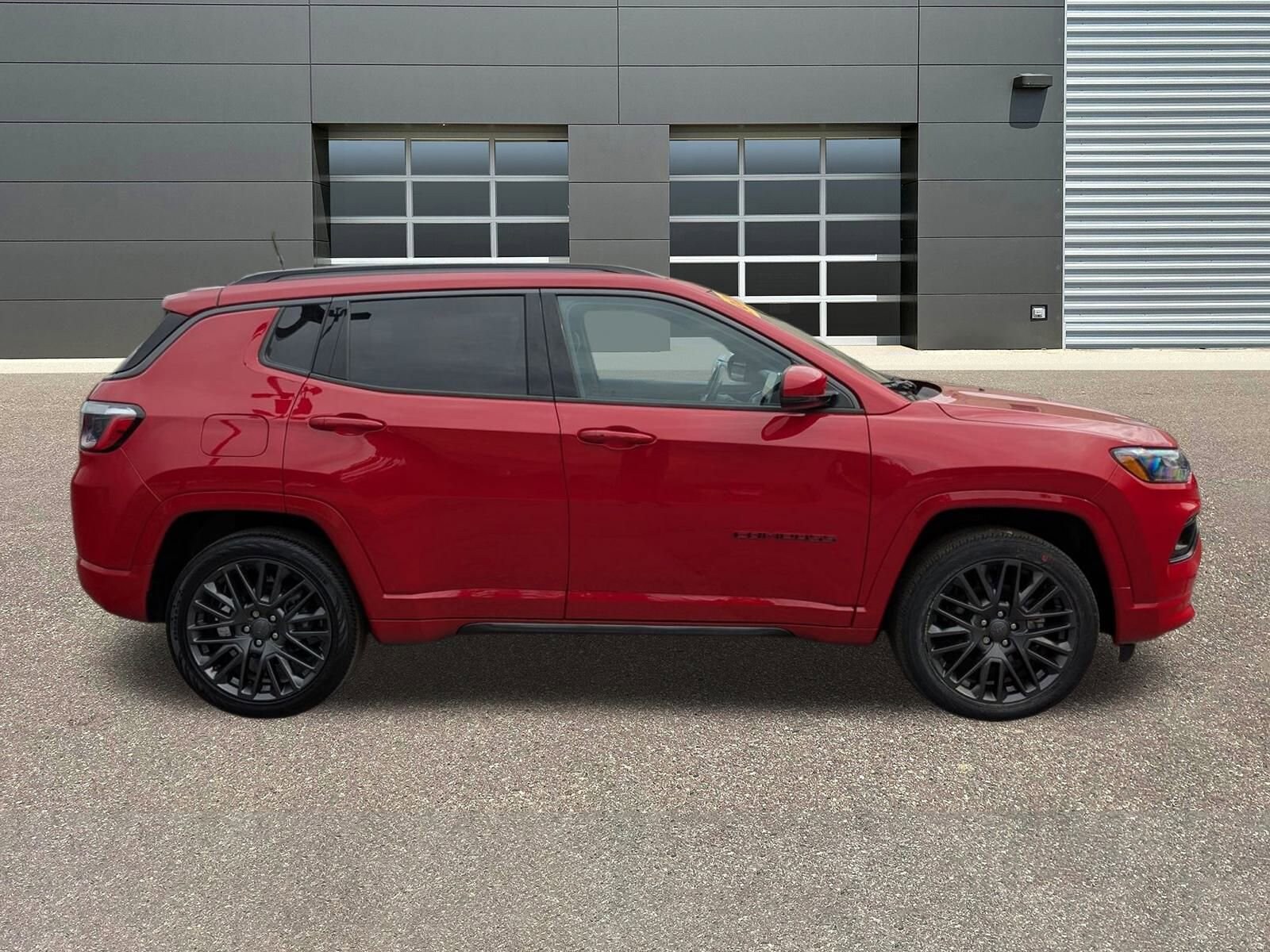 2022 Jeep Compass Limited photo 2