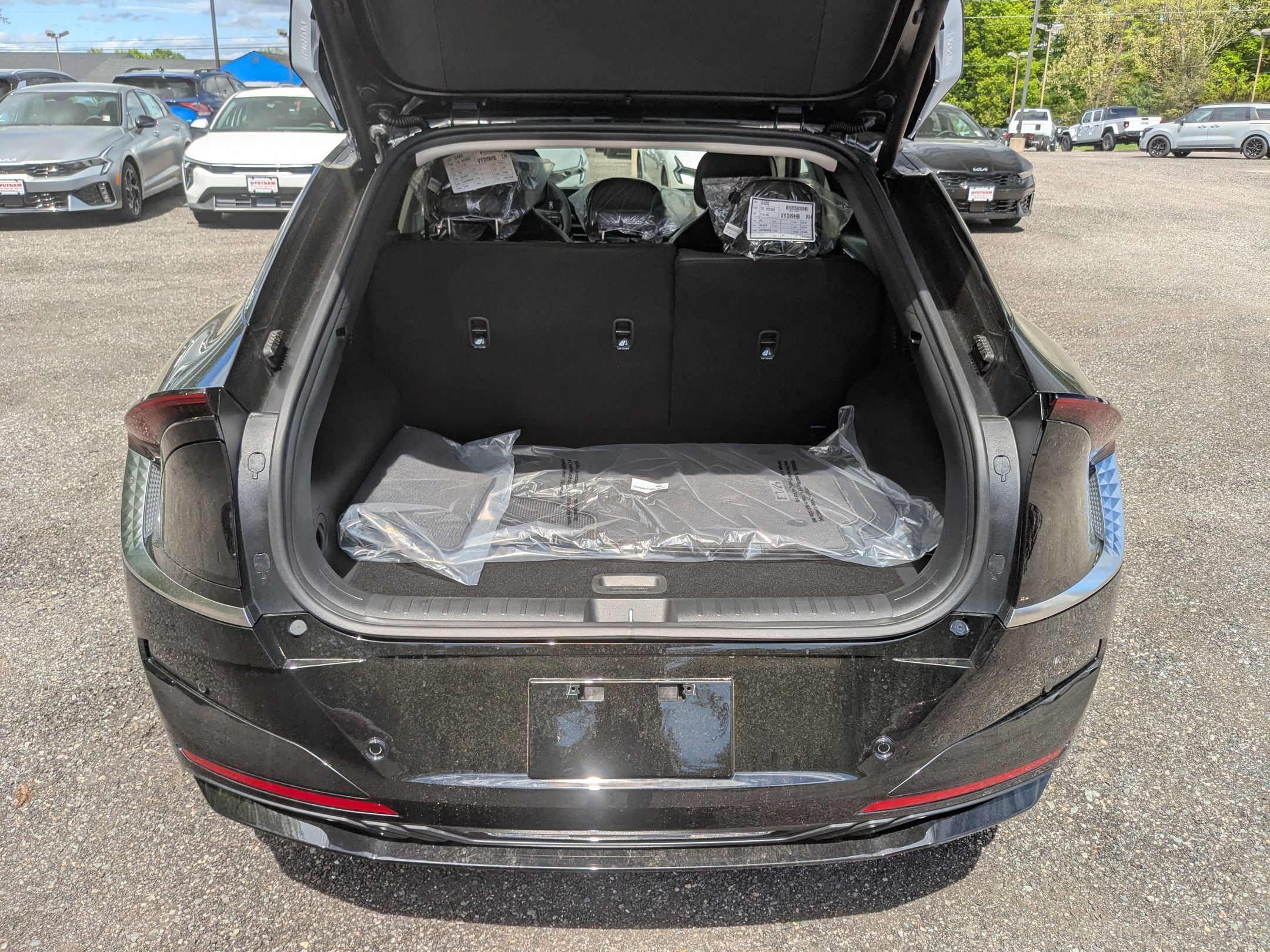 2025 Kia EV6 Wind - Photo 29