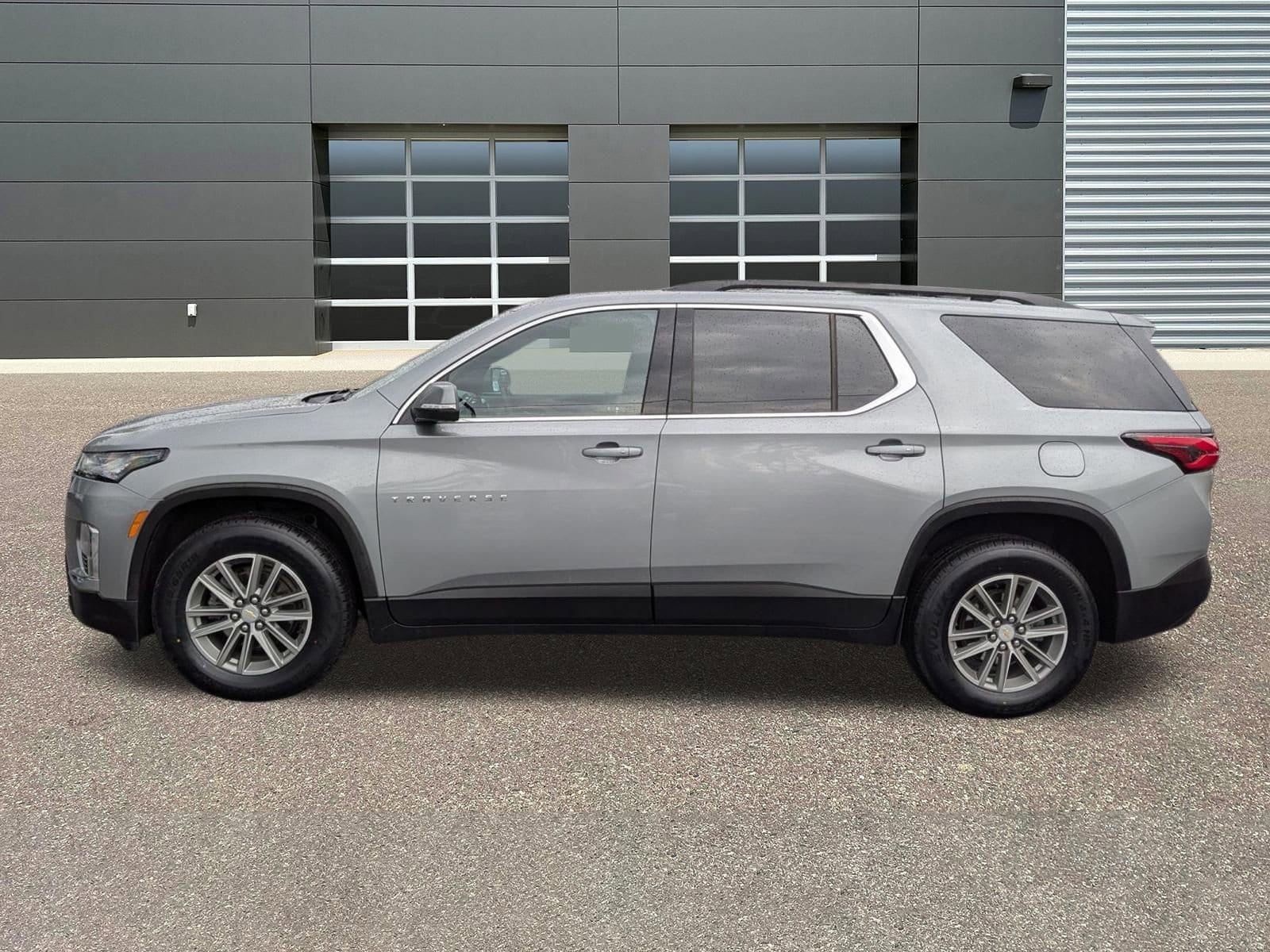 2023 Chevrolet Traverse LT Cloth w/1LT photo 5