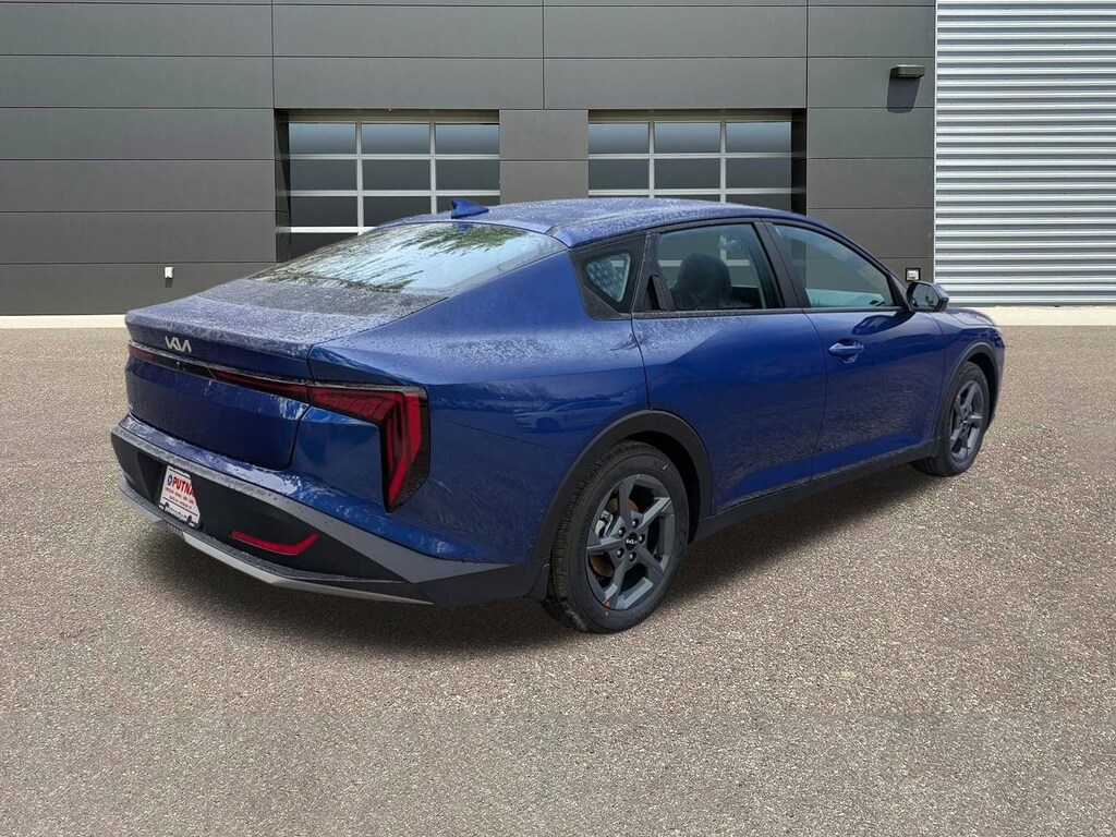 New 2025 Kia K4 LXS Sedan