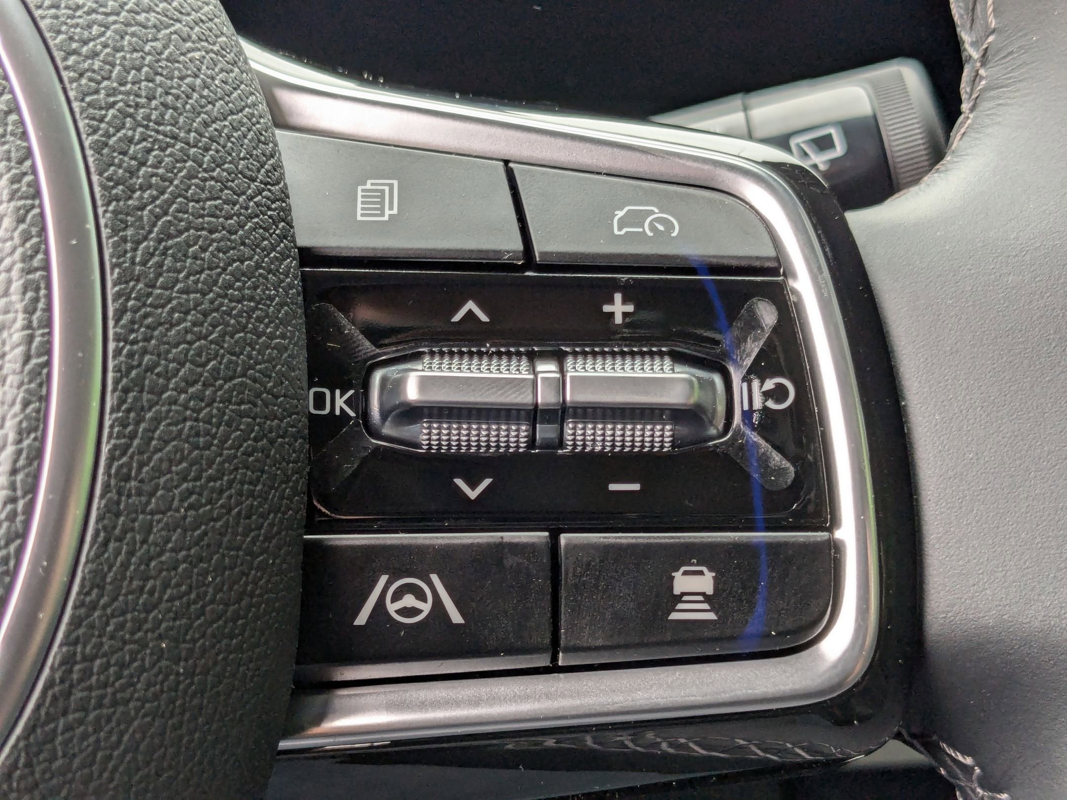 2025 Kia Sorento S - Photo 18