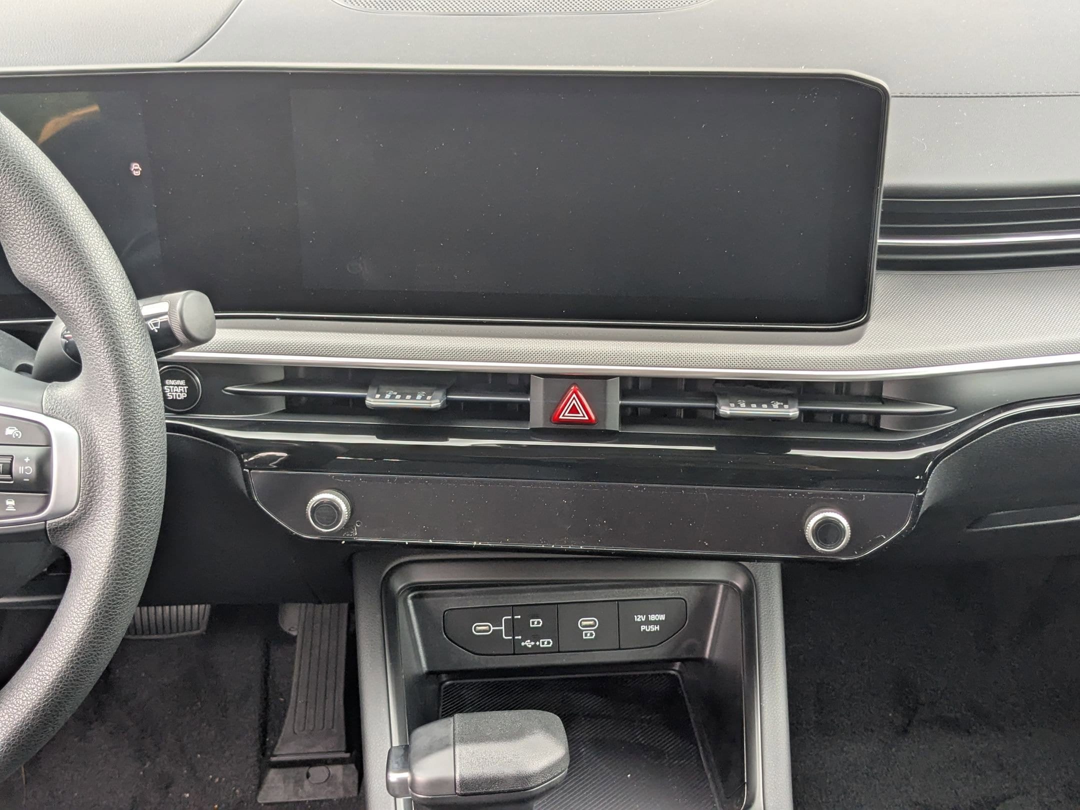 2025 Kia K5 LXS - Photo 25