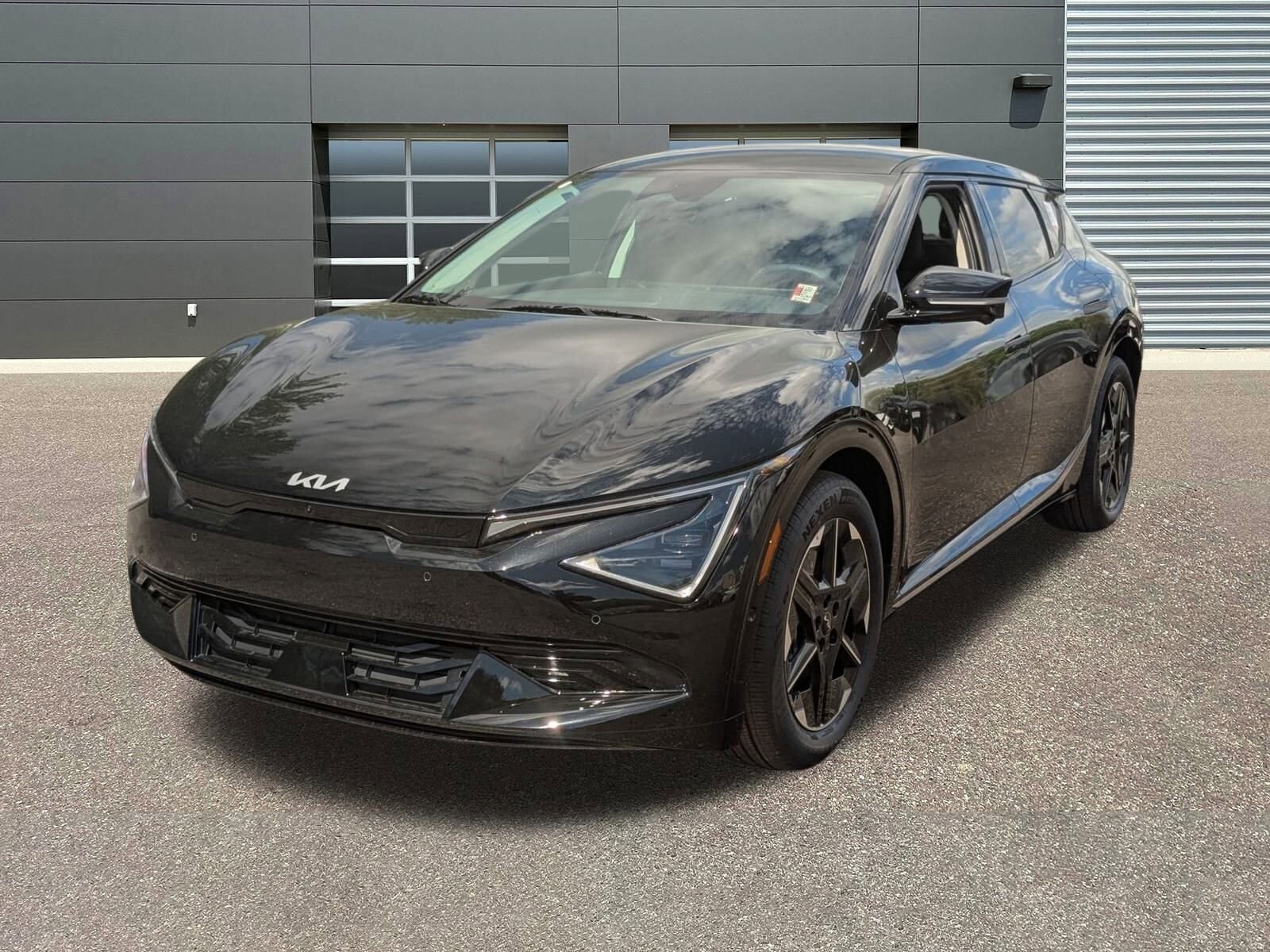 2025 Kia EV6 Wind - Photo 7