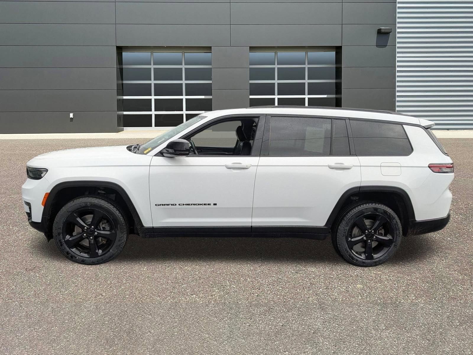 2022 Jeep New Grand Cherokee Limited photo 5