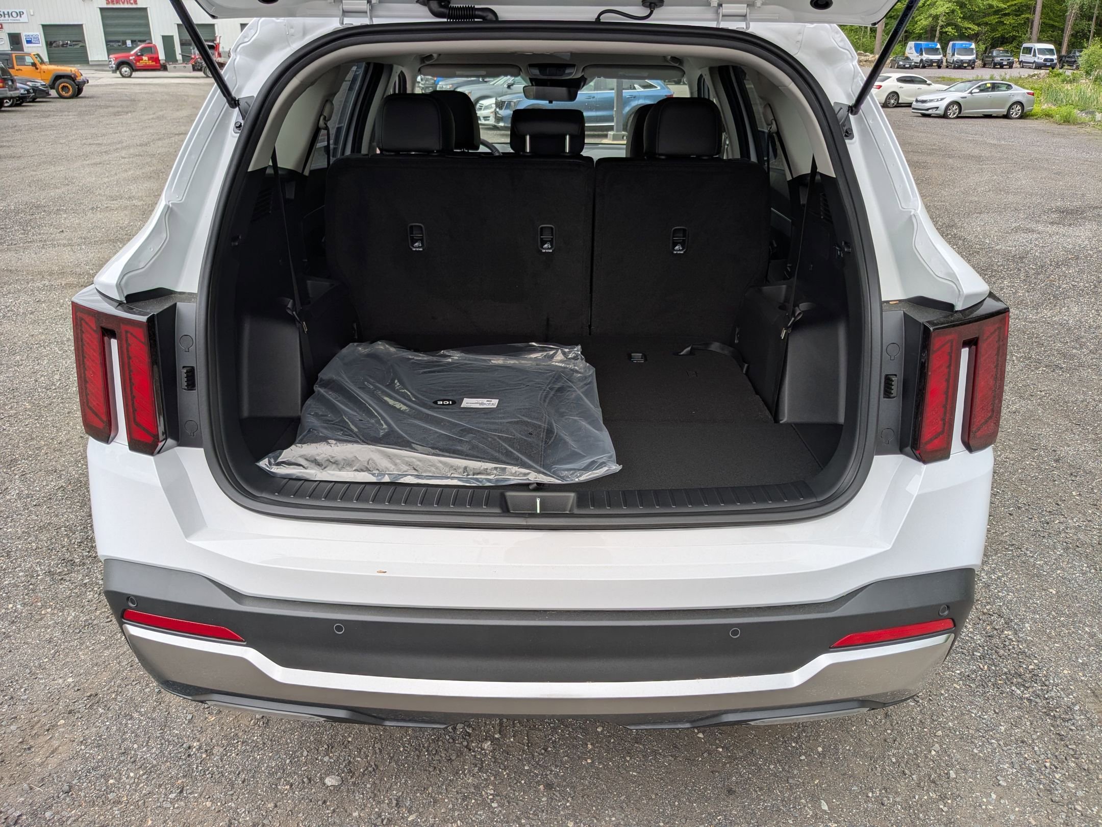 2025 Kia Sorento S - Photo 31