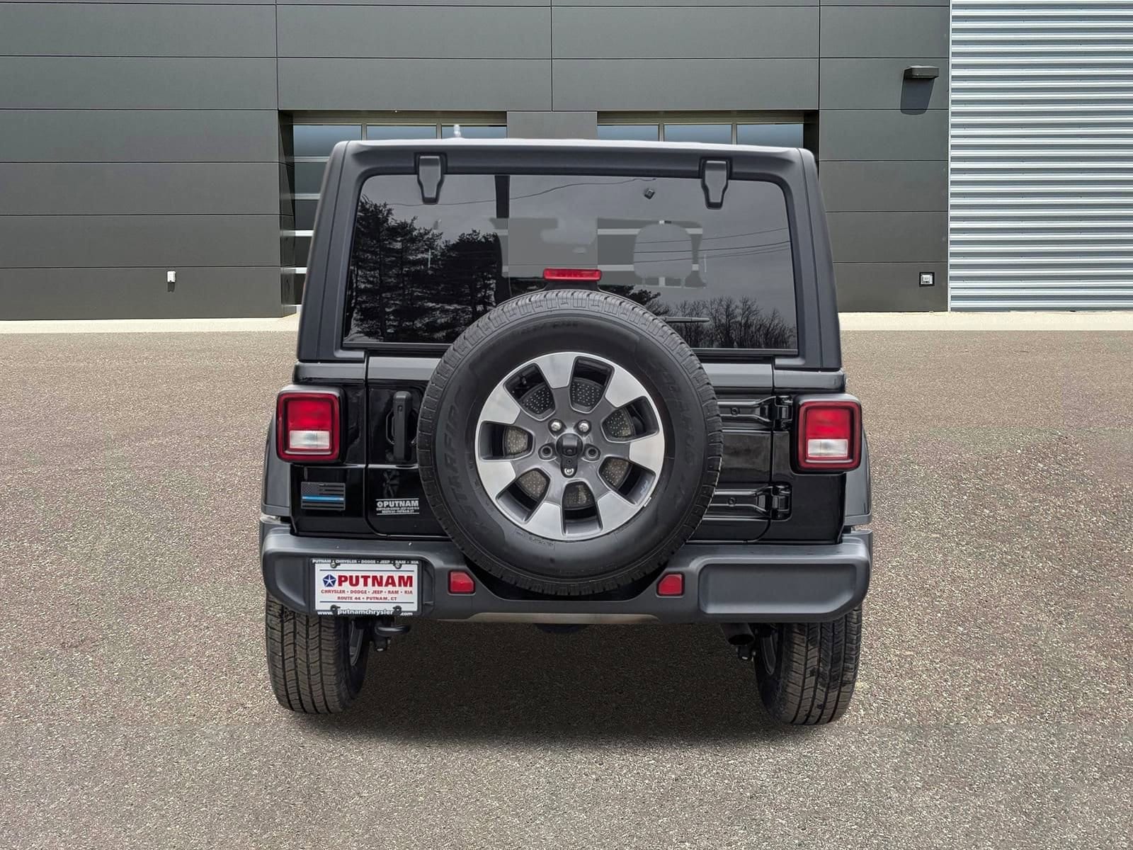 2022 Jeep Wrangler Unlimited Sahara photo 4