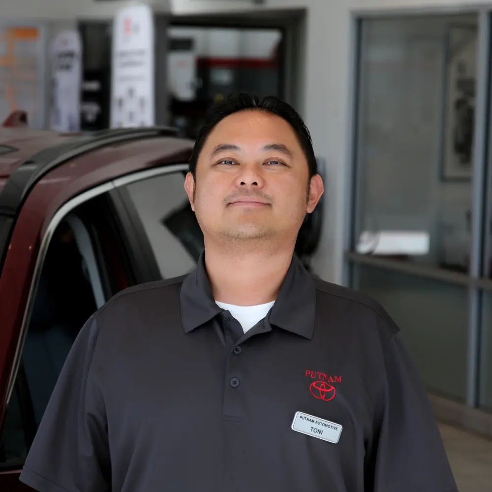 Staff member Antoni Nge from ID_7670e0