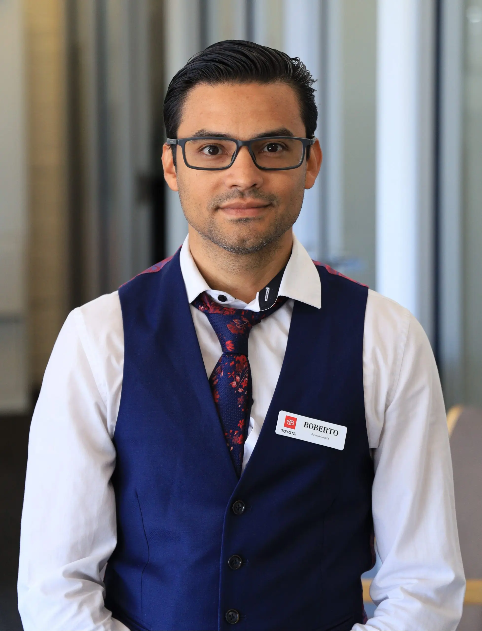 Staff member Roberto Martinez from ID_7670e0