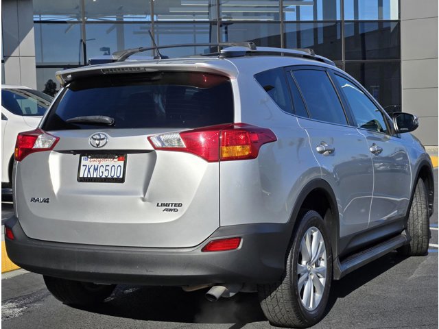 2015 Toyota RAV4 Limited photo 4