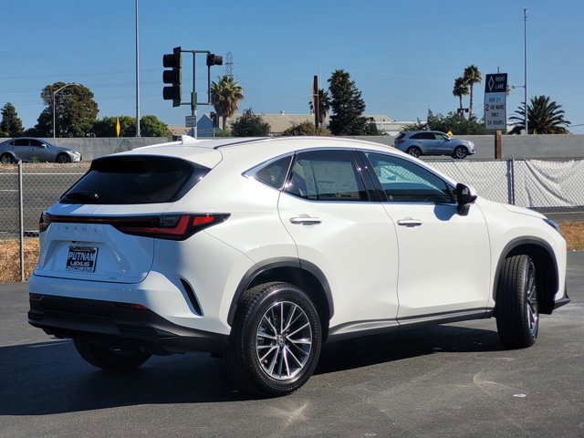 2026 Lexus NX 350h Premium AWD photo 4