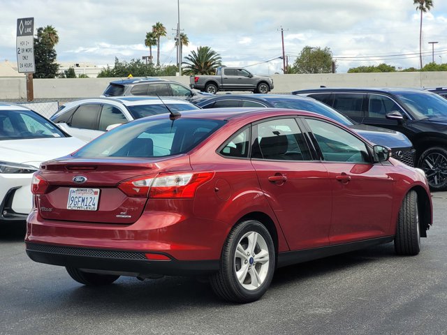 2014 Ford Focus SE photo 4