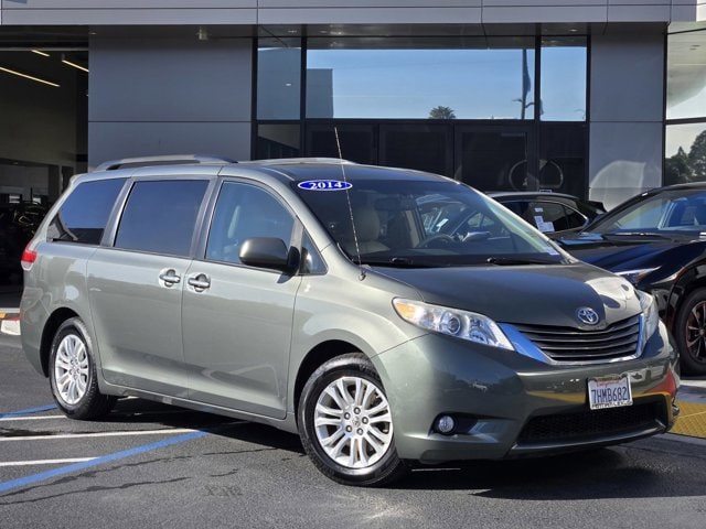 2014 Toyota Sienna XLE
