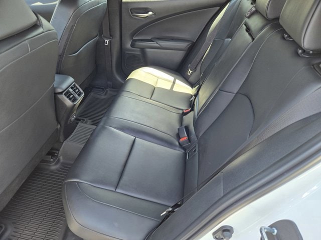 2026 Lexus UX Hybrid 300h - Photo 12