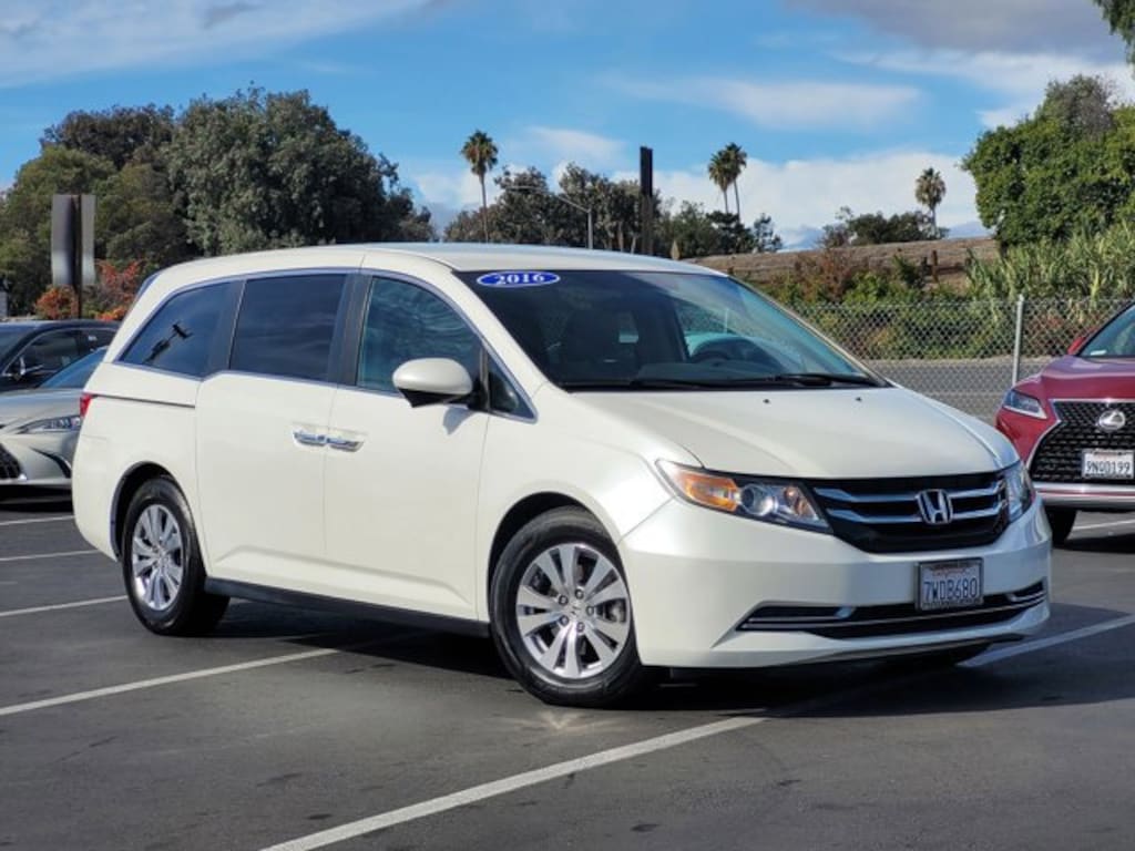 Used 2016 Honda Odyssey SE Van Passenger Van