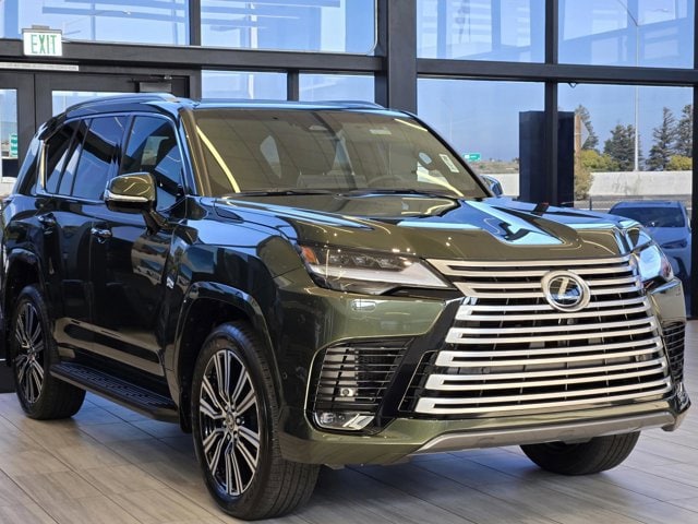 2026 Lexus LX Luxury's photo