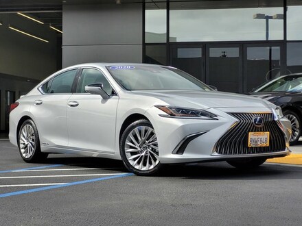 2020 LEXUS ES 300h Luxury Sedan