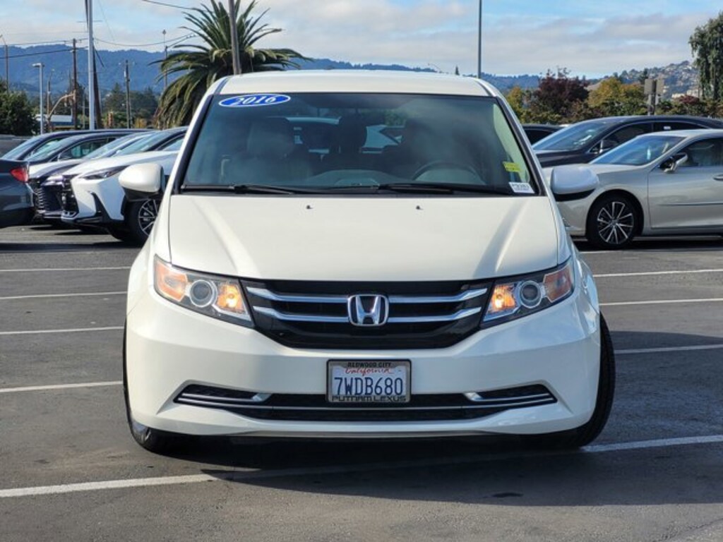 Used 2016 Honda Odyssey SE Van Passenger Van