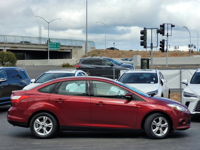 2014 Ford Focus SE photo 3