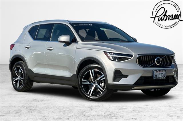 2025 Volvo XC40