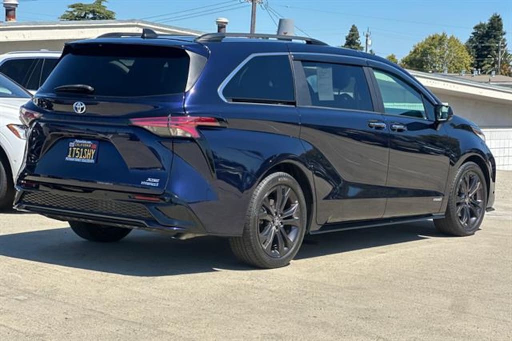 Used 2021 Toyota Sienna XSE 7-Passenger