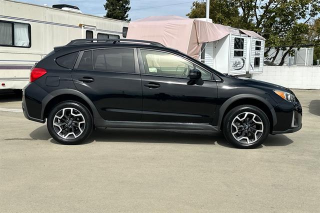 2016 Subaru Crosstrek 2.0i Limited photo 2